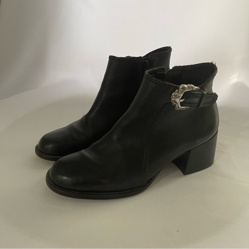 Brighton‎ Black Leather Western Buckle Ankle Boots Block Heel Braided Trim 7.5N